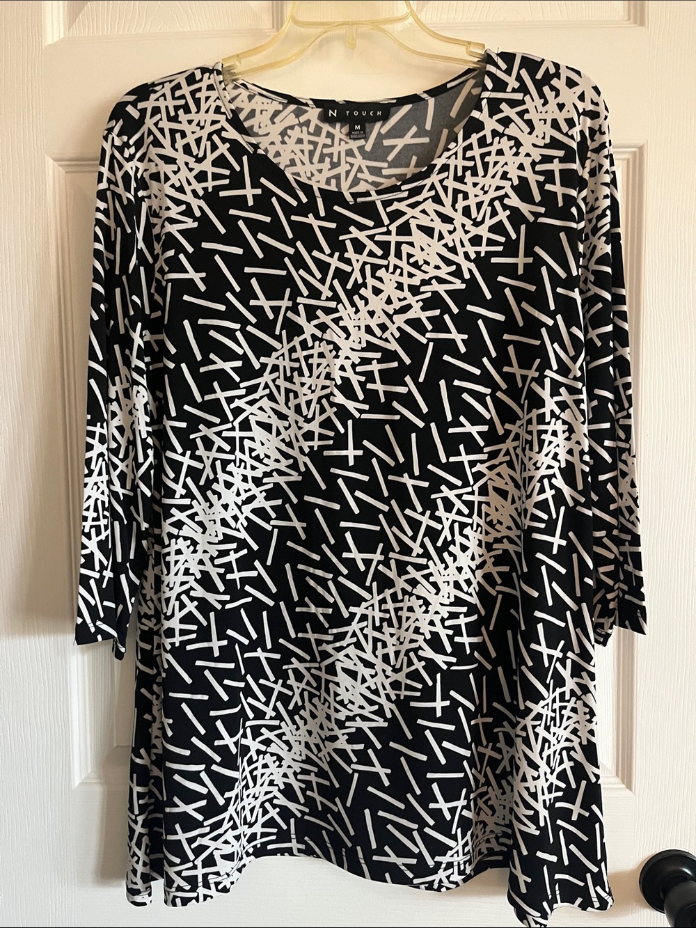N Touch Black & White Geometric Print Top